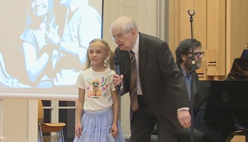 Vzpomínka na Jiřího Menzela. Dojatý Suchý zazpíval s režisérovou dcerkou