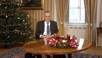 Nebyl to dobrý rok, řekl Zeman při vánočním projevu. Vyzval k povinnému očkování