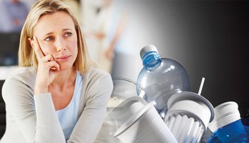 V EU schválili další zákaz plastů. Skončí některé sáčky, výplně nebo mini obaly