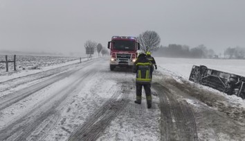 Rakousko zasáhla sněhová kalamita. Problémy byly na letištích i na horách