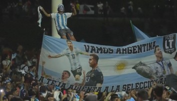 Rey: Argentina fotbalem žije. Běžní lidé tam sní, že budou jako Messi