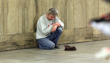 ANKETA: Česká města bojují proti žebrání. Zákaz jich už vydalo 37