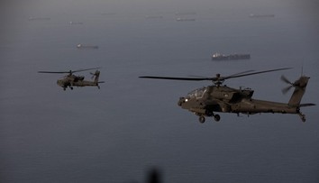 U Hormuzského průlivu se zřítil americký armádní vrtulník. Posádka se zachránila