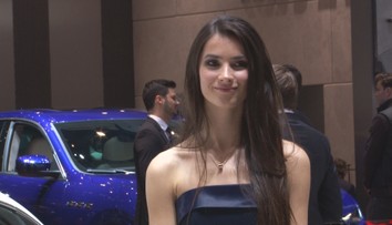 24 nejhezčích hostesek na autosalonu v Ženevě