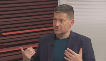 Nacher chce od Prokopa vědět, jak zapomenul na tři byty. Netušil, že by měl být ve vládě