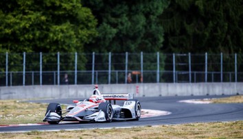 Kvalifikaci vyhrál Power. Hrdinou je ale Bourdais a jeho tým