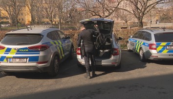 Neplatiči v Chomutově mají babičce brát penzi. Volala o pomoc, skončila v nemocnici