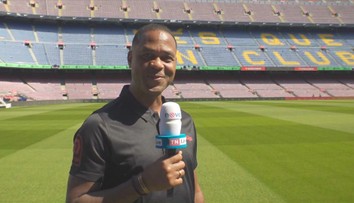 Díky, že jsi mi ztěžoval život, smál se Kluivert. Pak ocenil kvality Ujfalušiho