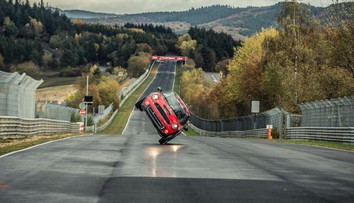 Nordschleife jen po dvou kolech - 21 kilometrů a spousta adrenalinu