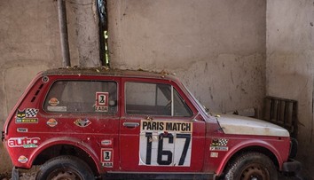 Zbídačená stará Lada má za sebou i Dakar. Její cena šokuje