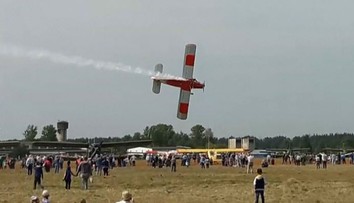 Britská stíhačka havarovala při přistání. Do Hradce nedoletěla