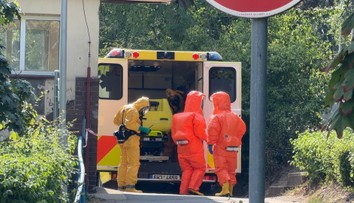 Na Bulovku přivezli po návratu z Ugandy ženu. Má podezření na vysoce nebezpečnou nákazu