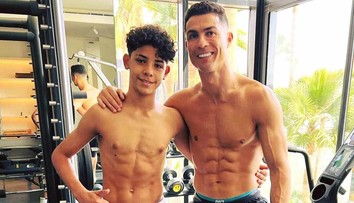 Jako dva kulturisté. Ronaldo ukázal svého syna. Ten ho už přerostl