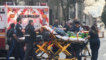 Střelba v mrakodrapu na Manhattanu. Útočník zastřelil čtyři lidi, pak i sám sebe