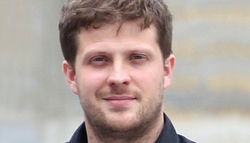 Pořádná ostuda! Brněnský politik se nechal bičovat. VIDEO