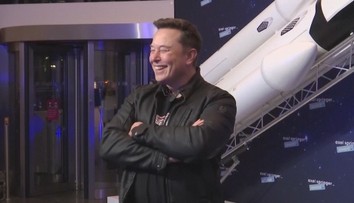 SpaceX oficiálně vstoupila na burzu. Musk se tak stal prvním bilionářem na světě