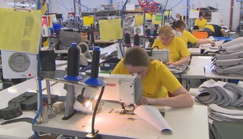 Policie obvinila falešného inženýra. Spolu s komplici připravili lidi o miliony