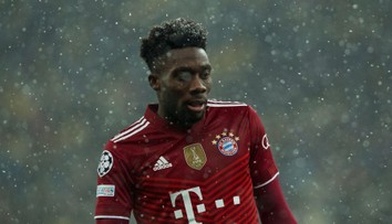 Do tréninku Bayernu se vrátil po problémech se srdcem obránce Davies