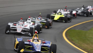 V Poconu dominoval Rossi a zdramatizoval šampionát IndyCar