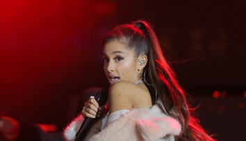 Pražský koncert Ariany Grande doprovázela přísná opatření. Fanoušci zuří