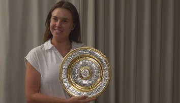 Návrat tenisové královny. Nosková po triumfu na Wimbledonu zamíří na svatbu