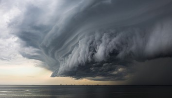 Na Evropu se žene mohutná vichřice. Udeří už za pár hodin