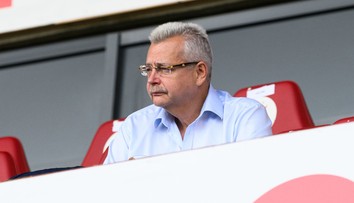 Tvrdík po debatě s odborníky změnil názor, Slavia kamerový systém nespustí