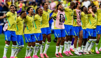 Gól v nastavení posílá Brazílii do osmifinále! Kanárky spasil Martinelli