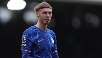 Luxusní tělo i vnady. Hvězdu Chelsea utěšuje tahle kráska. Lepší než MS, hlásí fanoušci