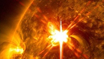 Obří erupce na Slunci znepokojují odborníky. Zemi může zasáhnout radiační bouře