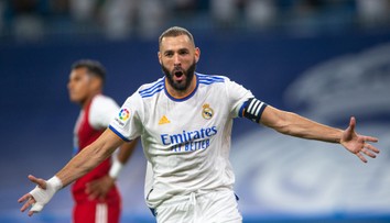 Tohle by neprošlo každému. Benzema na Valentýna poslal růže svým bývalkám