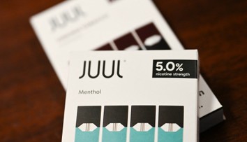 Výrobce e-cigaret Juul zaplatí 440 milionů dolarů za urovnání vyšetřování svých marketingových strategií
