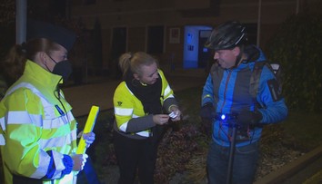 V noci na neděli se mění čas. Policie kvůli tomu varuje všechny chodce