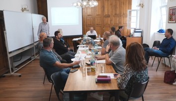 Platy se mají navýšit i regionálním politikům. Přilepší si už od ledna