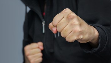 Na plesu v Opavě se strhla rvačka. Facky lítaly kvůli tombole