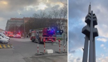 Hasiči evakuovali Žižkovskou věž. Vyhlásili druhý stupeň požárního poplachu