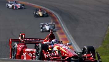 Dixona v Glen nikdo nedohonil, Power se při nehodě zranil