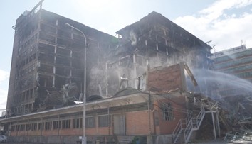S ničím takovým se ještě nesetkali. Hasiči stále zasahují na místě požáru ve Zlíně