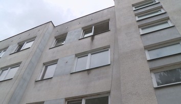 Topili si v bytě svíčkami a grilem, šest lidí skončilo v nemocnici