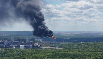 Černý dým nad rafinerkou v Litvínově už zmizel. Stále ale plně neobnovila provoz