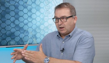Záhadnou nemocí trpí až desetina žen. Hrozí jim bolesti a neplodnost, popsal lékař