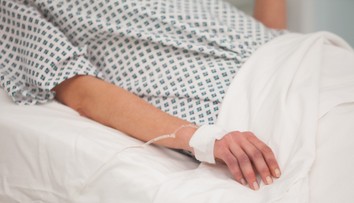 Horor v Pardubicích! Ženě vylézaly z hnijících ran desítky červů