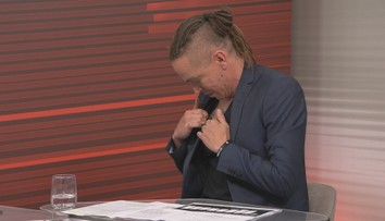 Bartoš ve vysílání ukázal tetování. Chodí mi různé nemravné věci, prohlásil