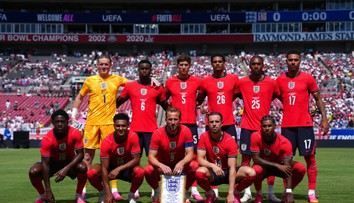 Strach před MS ve fotbale: U základny Anglie se střílelo, devět lidí utrpělo zranění