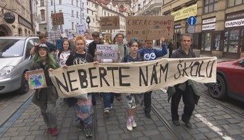 Kombinovaná výuka na školách skončí. Rozhodnutí rozpoutalo vlnu protestů
