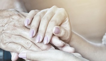 Svatba v hospicu: Umírajícímu muži se na ni složili cizí lidé