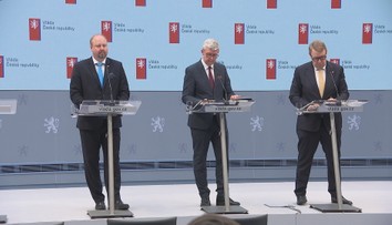 Celostátní referendum a boj proti migraci. Vláda představila priority na další roky