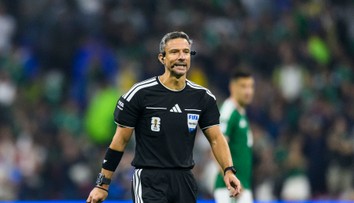 Slzy štěstí a obrovské dojetí! Rozhodčí se neudržel a po životní zprávě se rozplakal