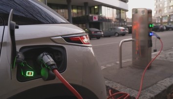 Dobíjecích stanic pro elektroauta má přibýt. Problémy ale hrozí nadále