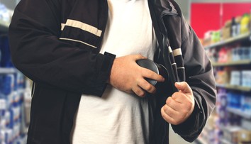 Recidivista (46) se vyhýbal vězení. Dopadli ho, když znovu kradl!